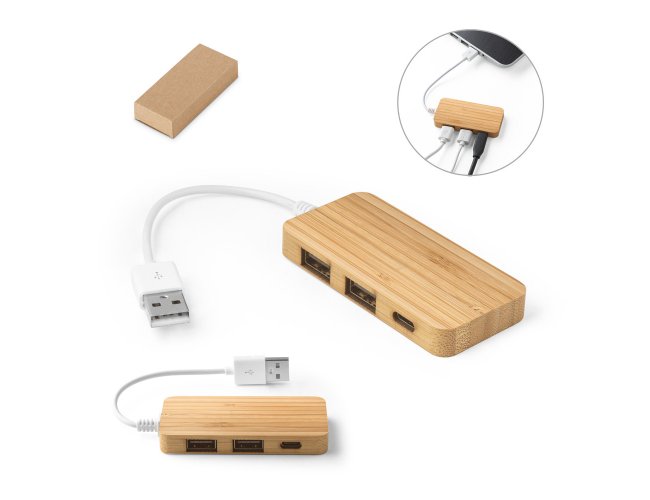 Hub em bambu com 2 portas USB-A e 1 porta USB-C.