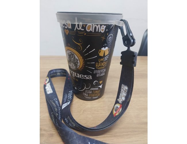 Copo com cord�o